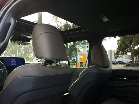 Used 2025 Lexus LX 700h Overtrail image 14