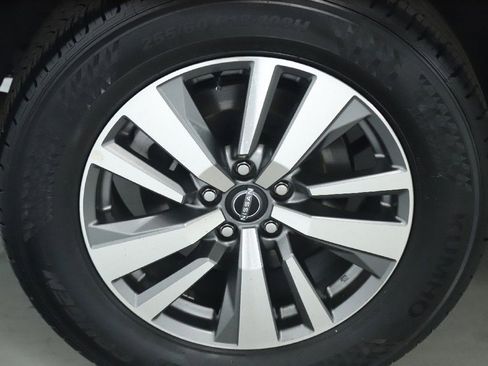 Used 2025 Nissan Pathfinder SL AWD/4WD image 13