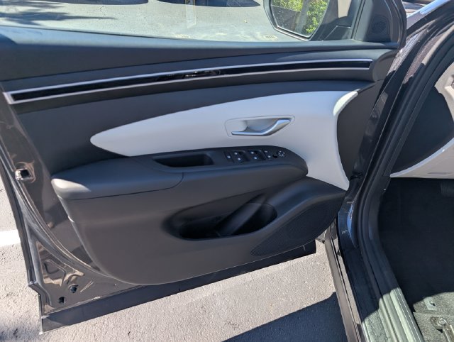 Certified 2024 Hyundai Tucson SE FWD image 10
