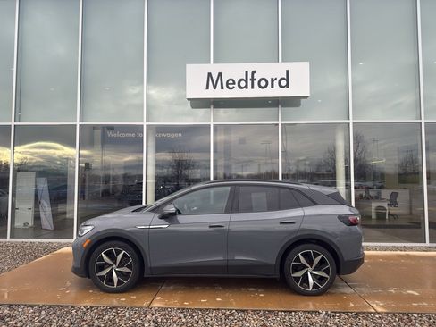 Used 2023 Volkswagen ID.4 Pro S image 7