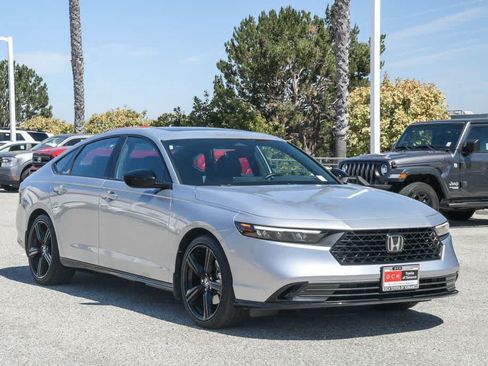 Used 2024 Honda Accord Sport image 3