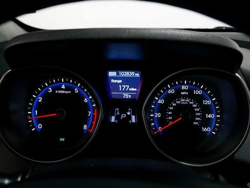 Used 2017 Hyundai Elantra GT FWD image 14