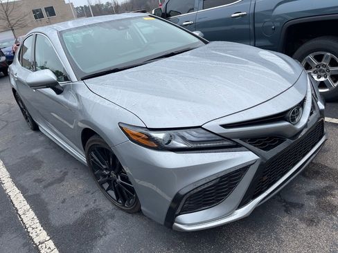 Used 2023 Toyota Camry XSE image 4