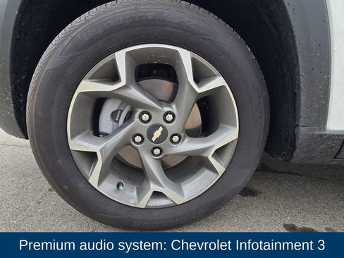 Used 2025 Chevrolet Trax LT w/ Driver Confidence Package FWD image 9