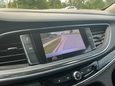 Used 2020 Buick Enclave Essence AWD/4WD image 27