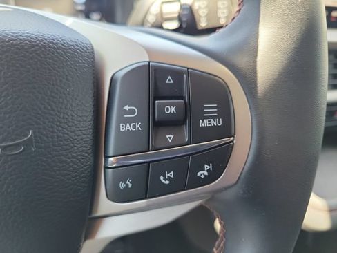 Used 2026 Ford Explorer Active RWD image 6