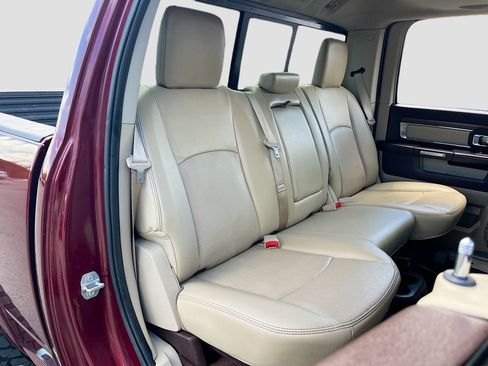 Used 2016 RAM 1500 Laramie w/ Convenience Group AWD/4WD image 28