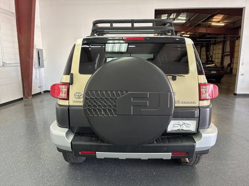Used 2008 Toyota FJ Cruiser 4WD image 5