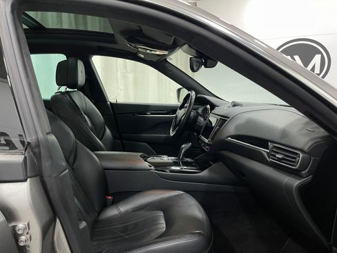 Used 2021 Maserati Levante Base image 29