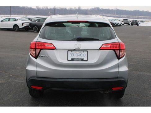 Used 2016 Honda HR-V LX image 4