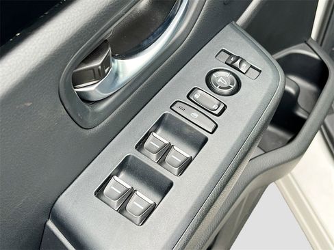 Used 2025 Honda Pilot EX-L image 17