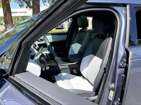 New 2026 Land Rover Range Rover Velar Dynamic SE AWD/4WD image 11