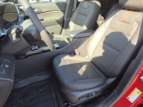 New 2026 Chevrolet Trax RS w/ Sunroof Package FWD image 33