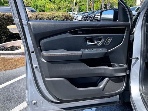 Used 2025 Honda Pilot TrailSport image 22