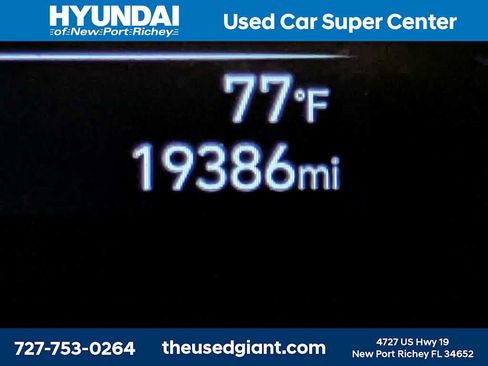 Certified 2025 Hyundai Venue SEL FWD image 30