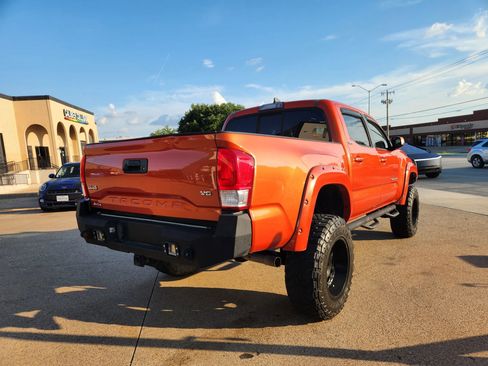 Used 2017 Toyota Tacoma SR5 w/ Tow Package AWD/4WD image 5