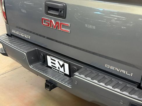 Used 2018 GMC Sierra 1500 Denali w/ Denali Ultimate Package AWD/4WD image 8