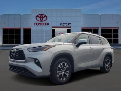 Used 2022 Toyota Highlander XLE