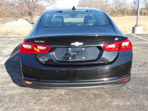 Used 2016 Chevrolet Malibu Hybrid w/ Driver Confidence Package image 4