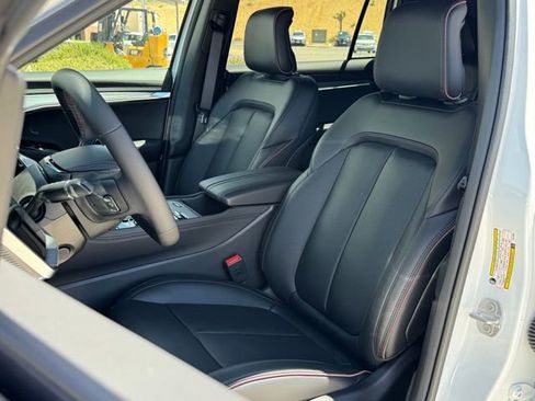 New 2025 Jeep Wagoneer S Launch Edition image 28