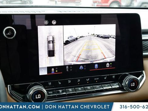 Used 2023 GMC Canyon AT4 w/ AT4 Premium Package AWD/4WD image 8