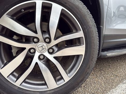 Used 2016 Honda Pilot Touring image 29