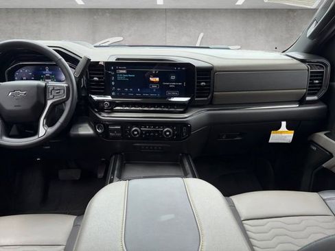 Certified 2025 Chevrolet Silverado 2500 ZR2 w/ Technology Package image 3