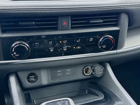 Used 2024 Nissan Rogue S image 12