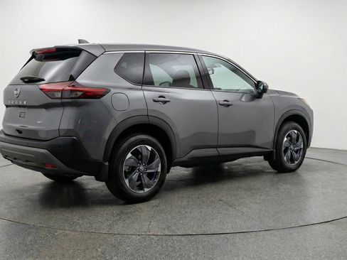 Used 2025 Nissan Rogue SV image 9