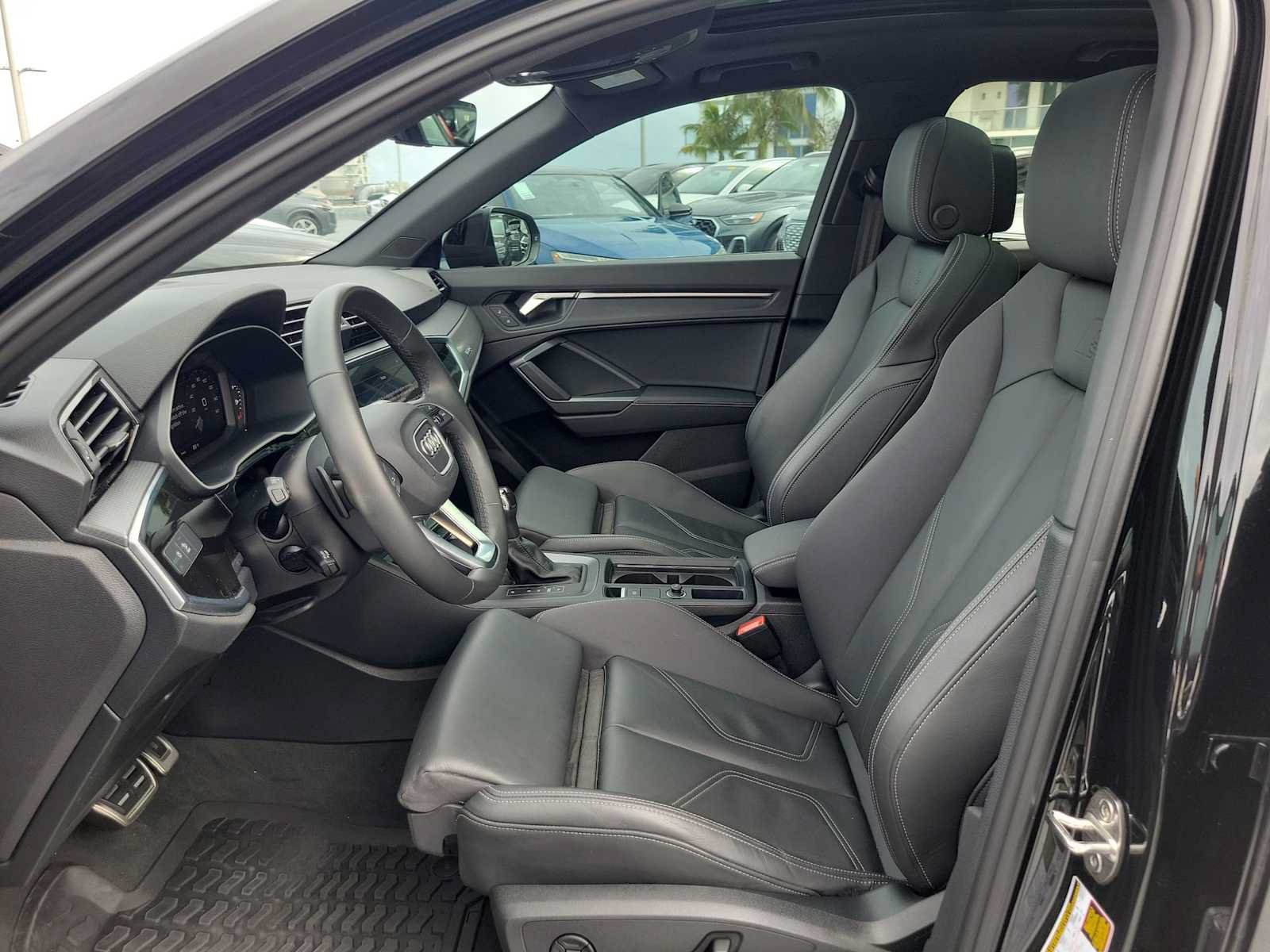 Certified 2025 Audi Q3 2.0T Premium w/ Convenience Package AWD/4WD image 15