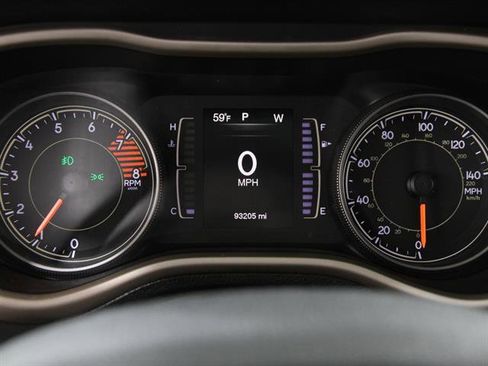 Used 2017 Jeep Cherokee Latitude w/ Comfort/Convenience Group image 8