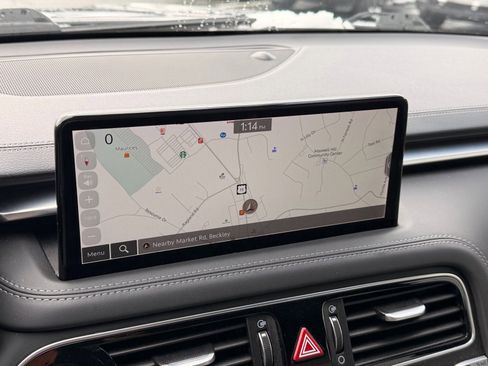 Used 2023 Genesis G70 2.0T image 18