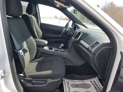 Used 2021 Jeep Grand Cherokee Laredo w/ Security & Convenience Group image 29