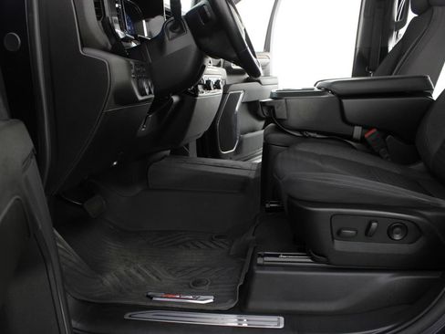Used 2024 Chevrolet Silverado 1500 LT AWD/4WD image 16