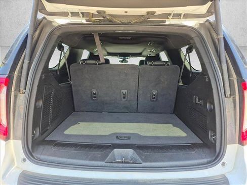 Used 2022 GMC Yukon XL SLT w/ SLT Premium Package RWD image 6