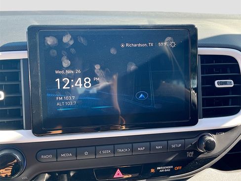 Used 2024 Hyundai Venue Limited image 15