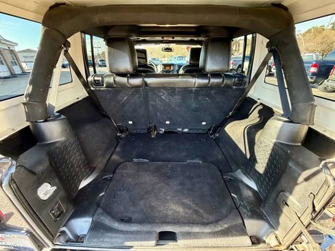 Used 2016 Jeep Wrangler Unlimited Sahara AWD/4WD image 16