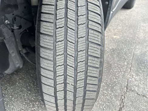 Used 2019 GMC Acadia SLT FWD image 11