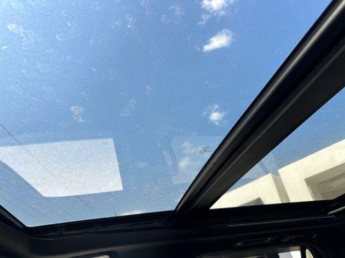 Used 2021 Ford Expedition XLT image 20