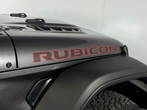 Used 2025 Jeep Wrangler Unlimited Rubicon image 11