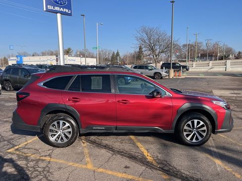 Certified 2023 Subaru Outback Premium image 4