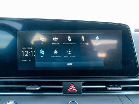 Certified 2025 Hyundai Elantra SEL image 33