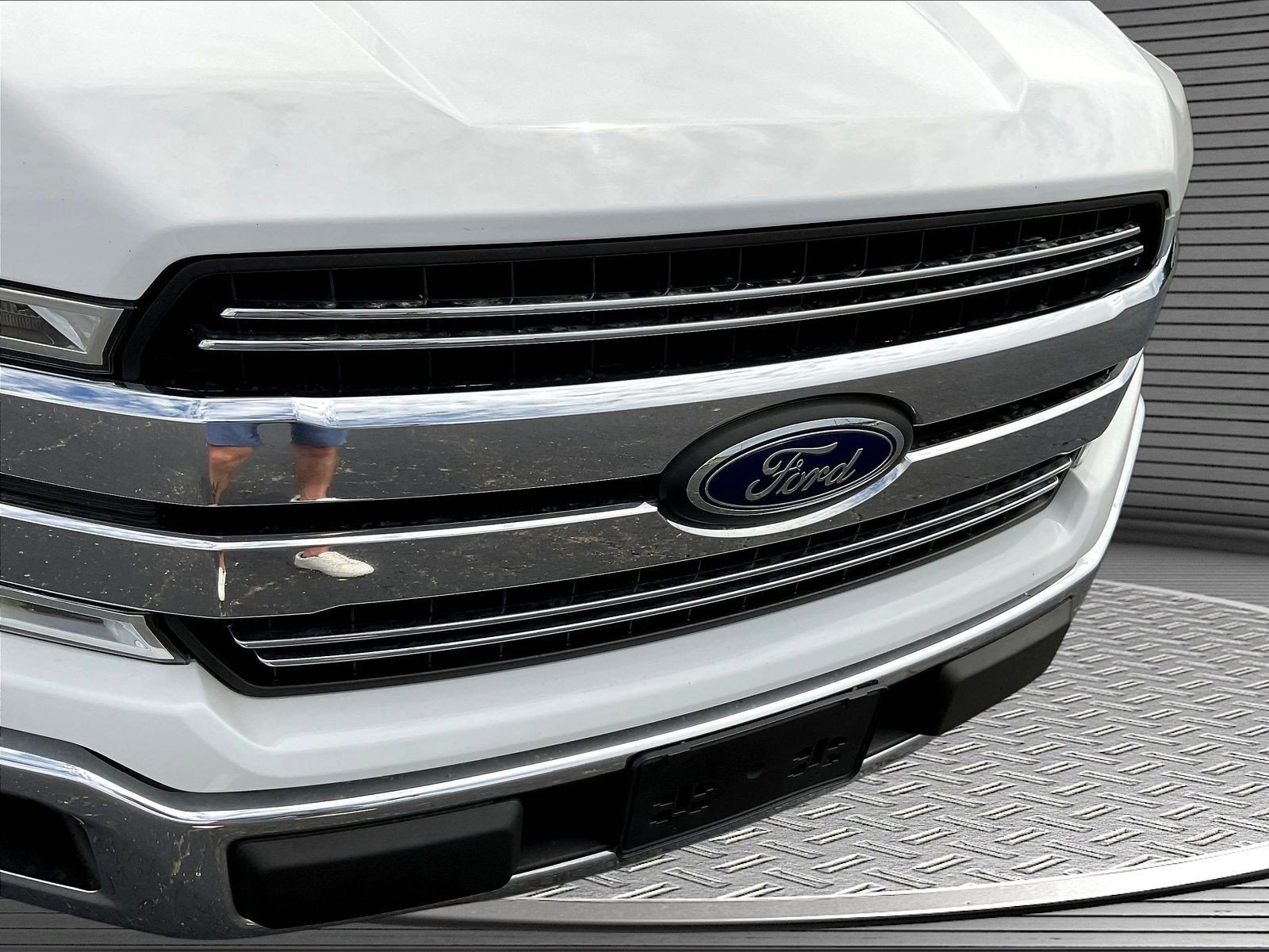 Used 2019 Ford F150 Lariat w/ Trailer Tow Package RWD image 27