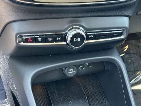 New 2024 Volvo XC40 B5 Ultimate w/ Climate Package image 13