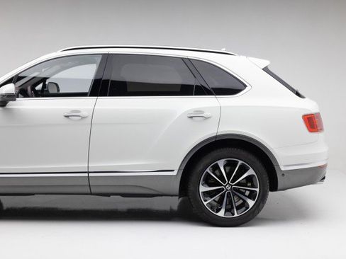 Used 2017 Bentley Bentayga W12 image 19