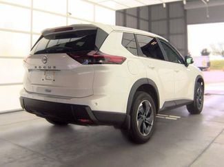 Used 2026 Nissan Rogue SV FWD video 2