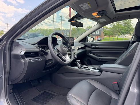 Used 2024 Nissan Altima 2.5 SL FWD image 15