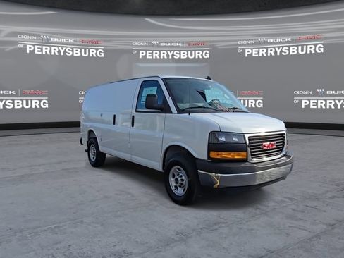 New 2025 GMC Savana 2500 w/ Chrome Appearance Package RWD image 2