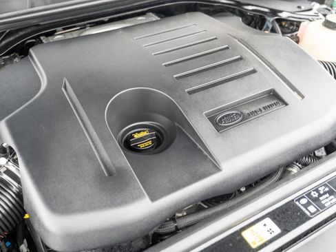 Used 2025 Land Rover Range Rover SE image 37