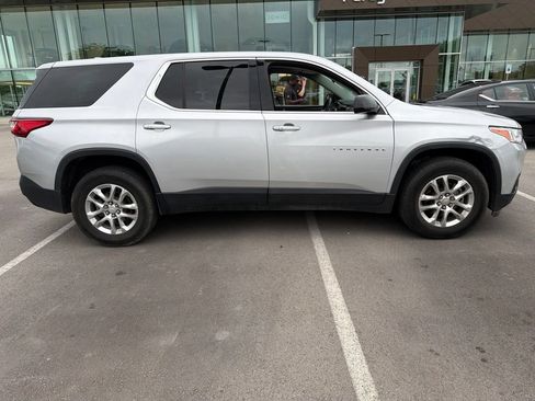 Used 2020 Chevrolet Traverse LS FWD image 3
